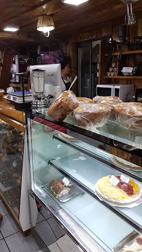 Panaderia Y Pasteleria Kutral