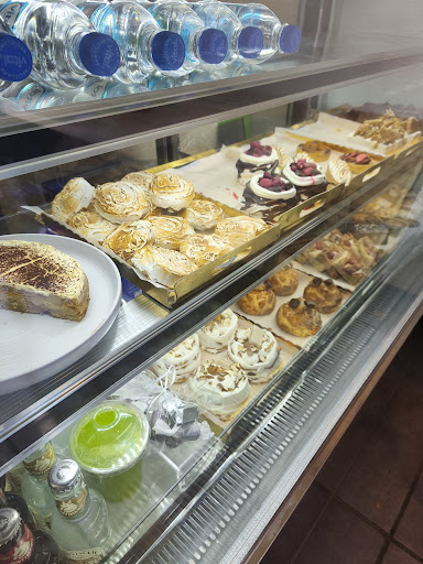 MÁNI PASTELERÍA Y CAFETERÍA