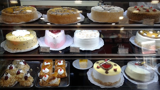 Pasteleria Y Fuente De Soda La Central