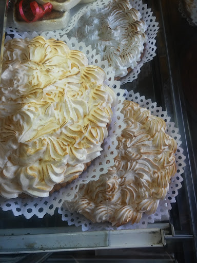 Los Alpes Pasteleria